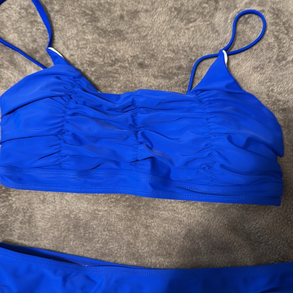 Bikini - Picture 6 of 7